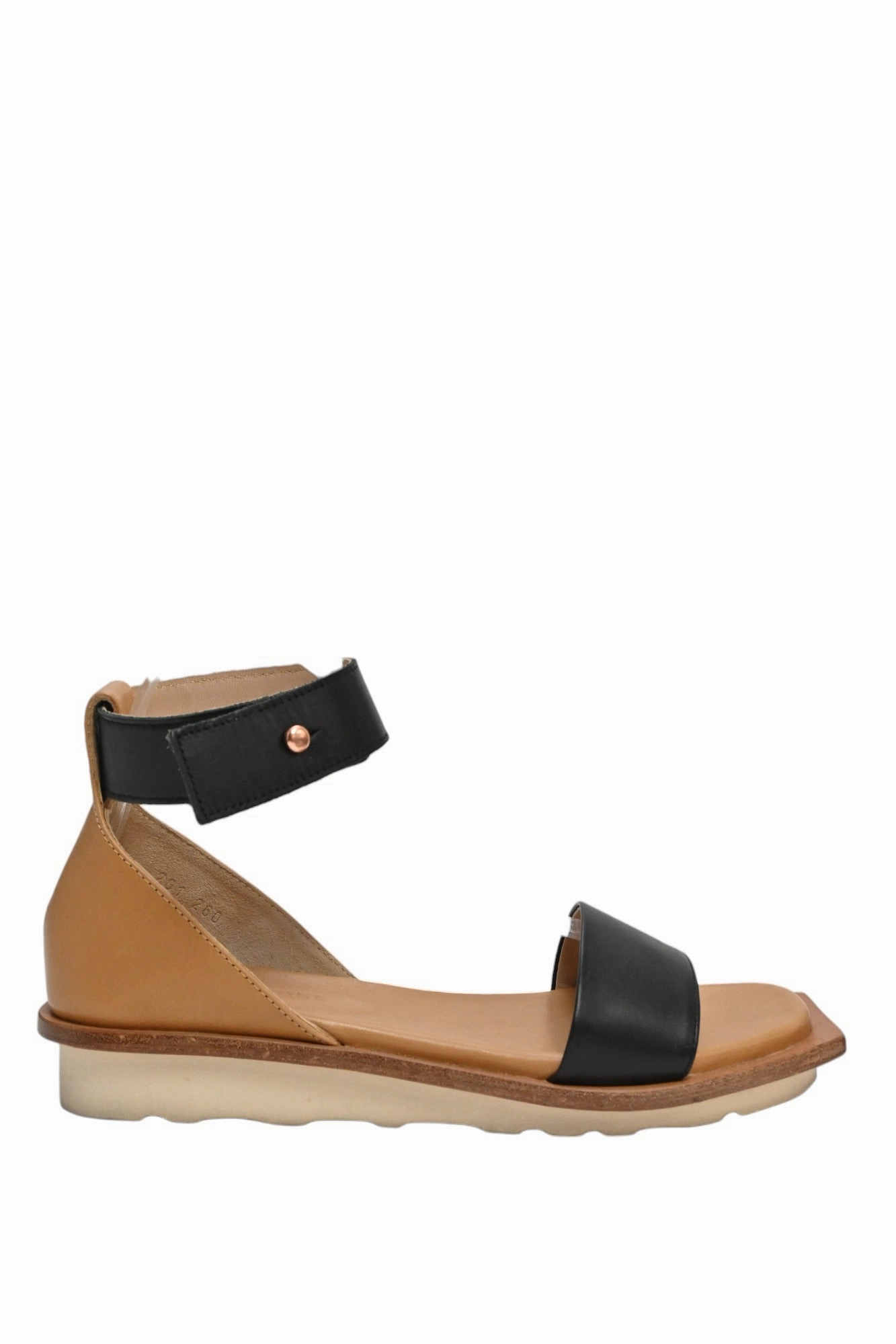 [WS6964] Issey Miyake | Flat sandals Cool Texture
