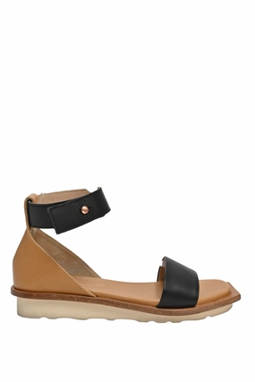 [WS6964] Issey Miyake | Flat sandals Cool Texture