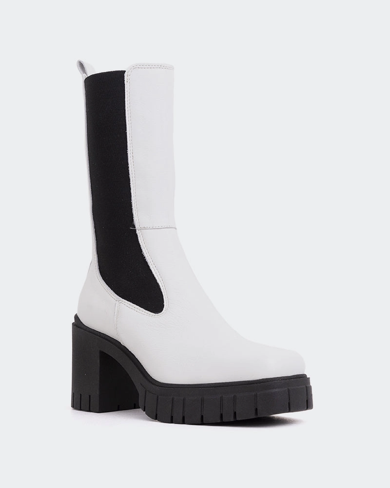 Vienne White Leather Training Ground Impact Dispersing Sole