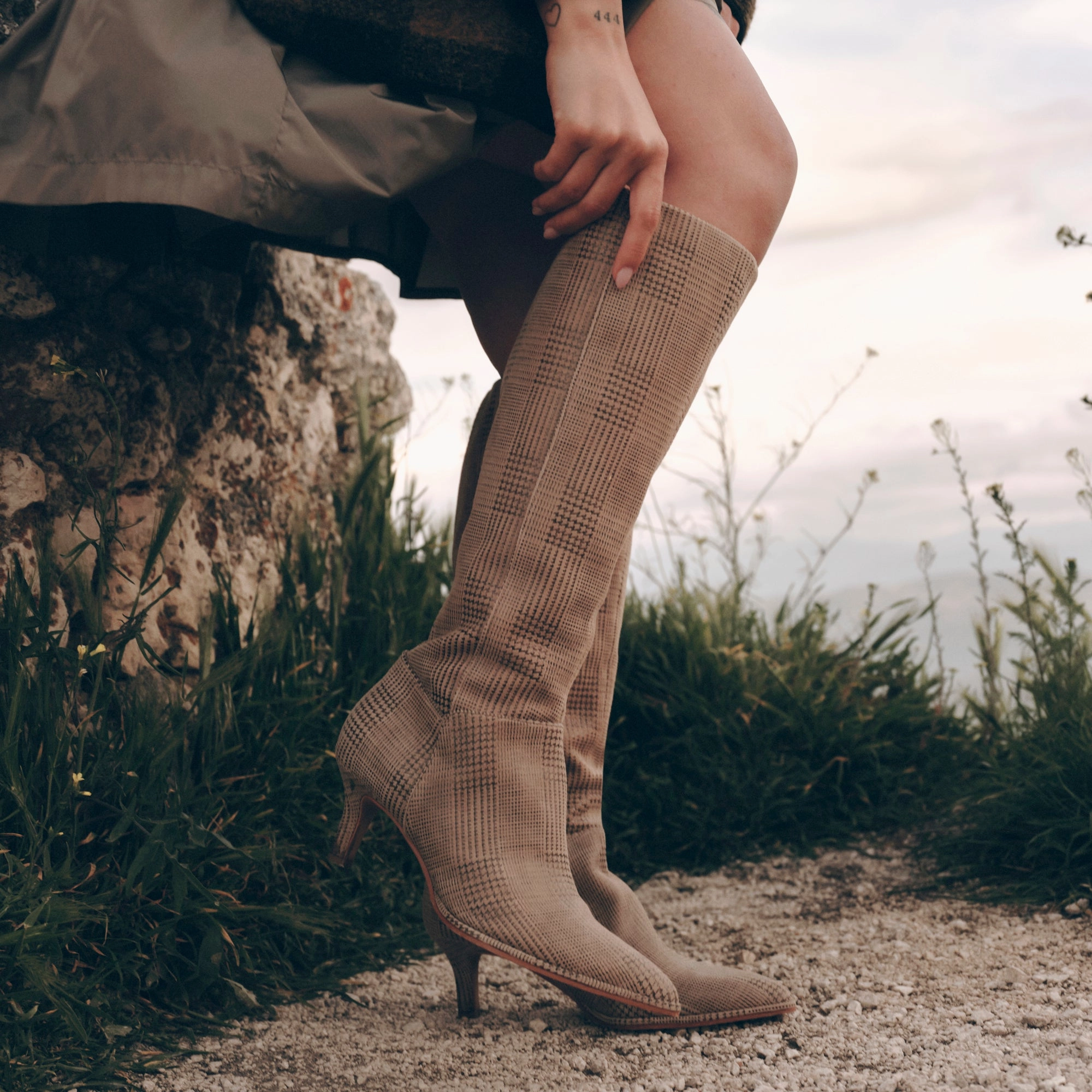 ALDY BOOTS HERRINGBONE PRINTED SUEDE Traction Optimized Pattern Fresh stability