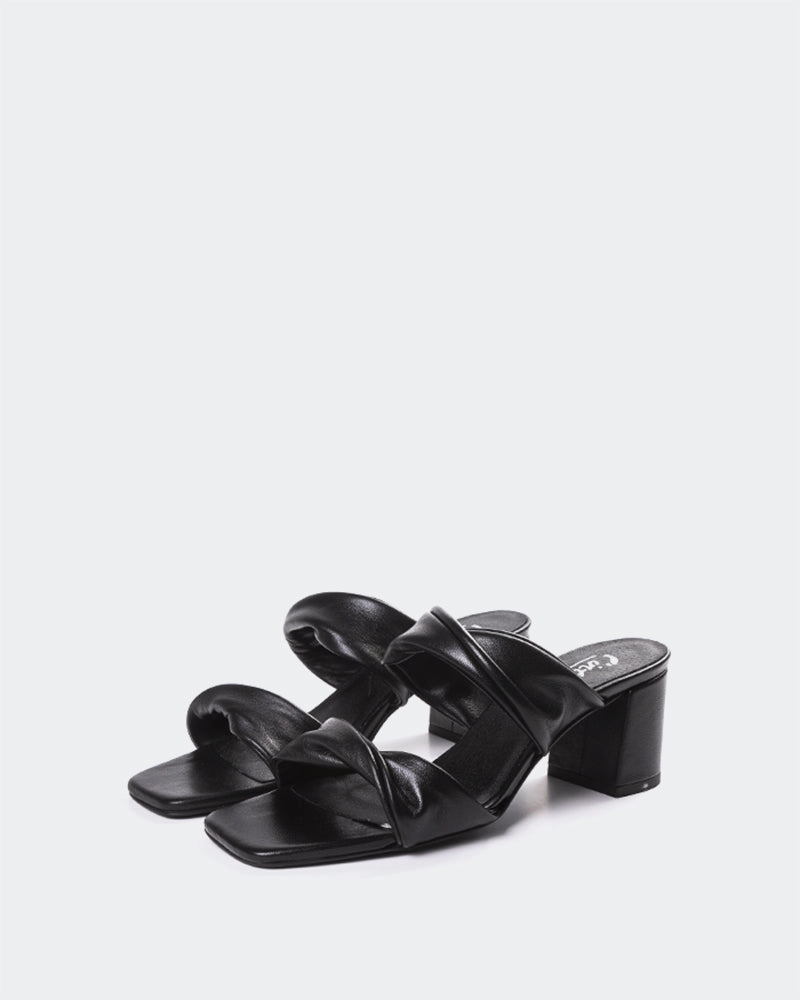 Hester Black Leather sneaker