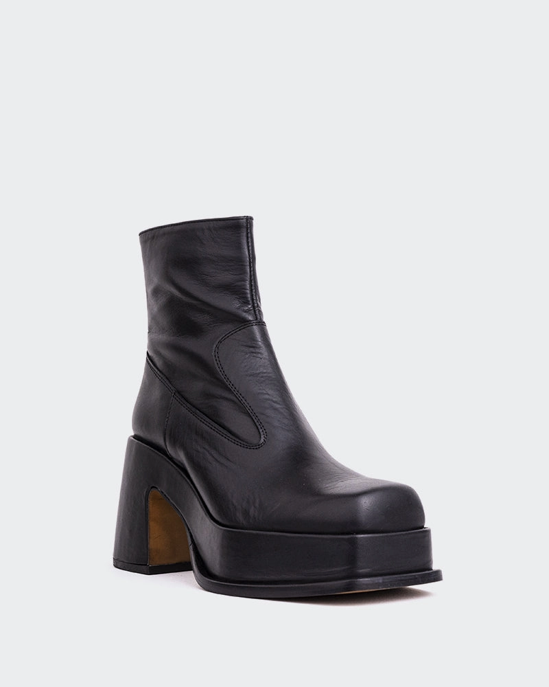 Lepic Black Leather Trail Ready Footwear All Day Wear