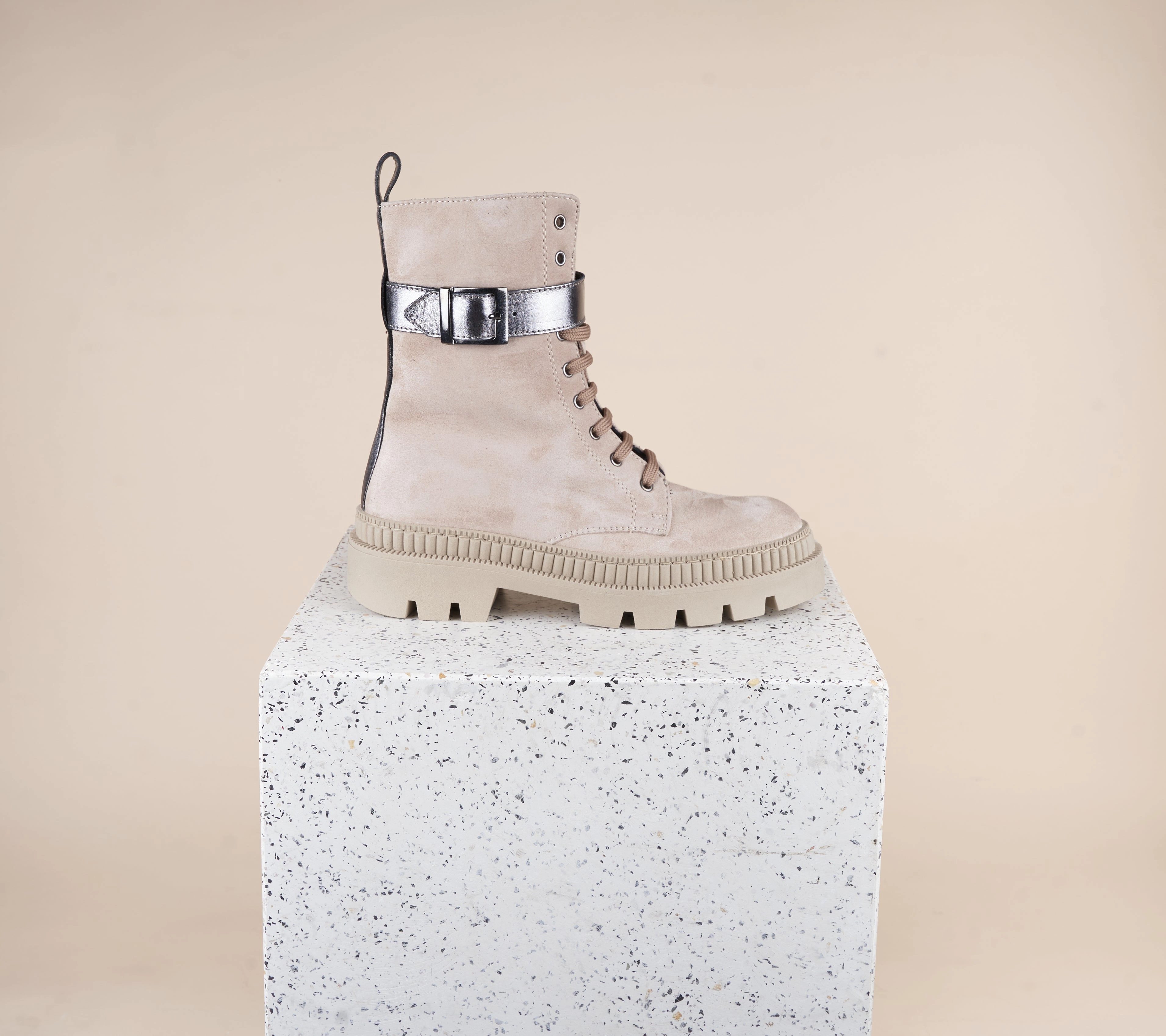 Durable Shell Active Nomad Shock Absorbing Active Nomad Atina - Oat Suede