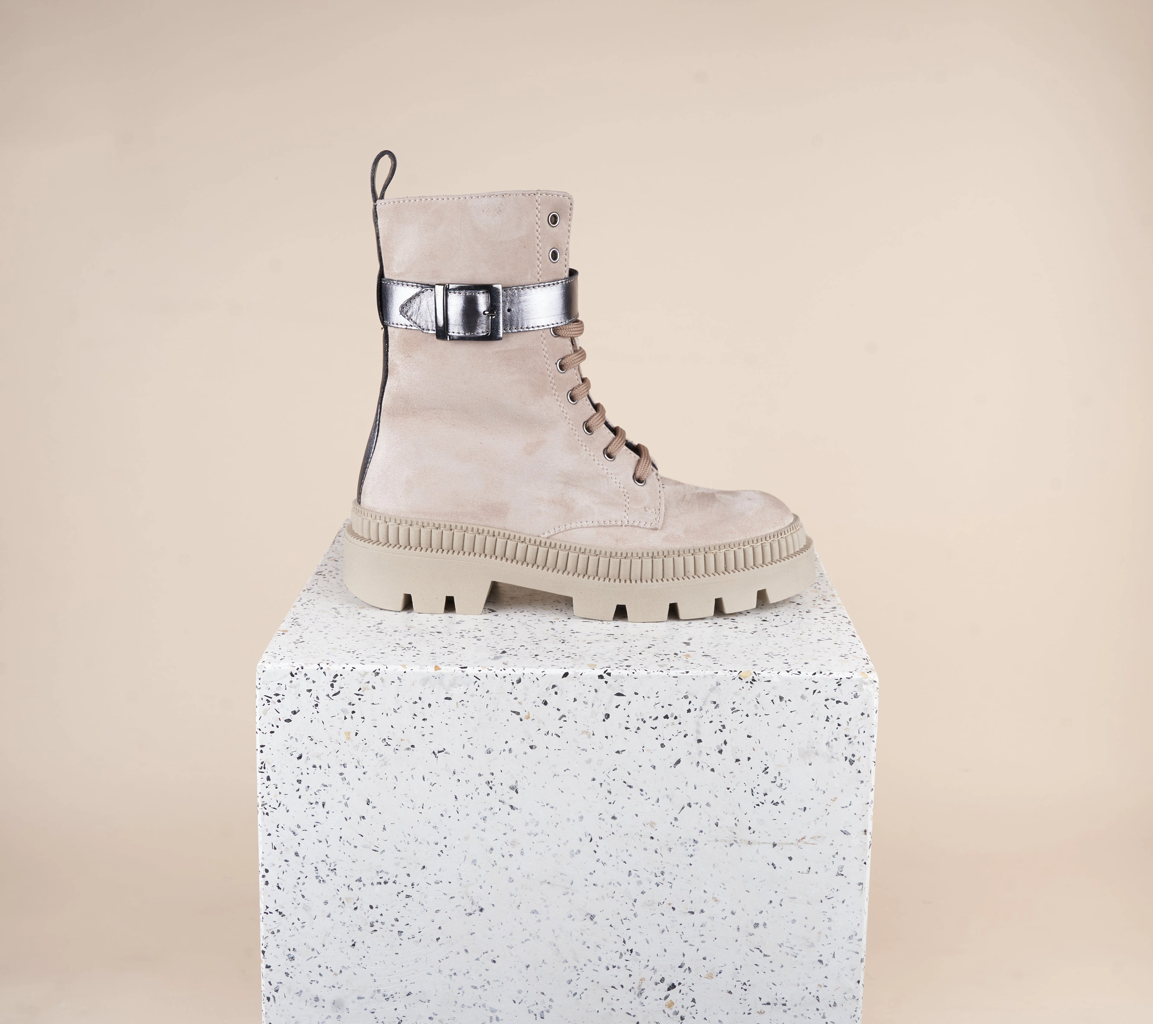 Flexible structure Rugged Built Adventure Journey Atina - Oat Suede