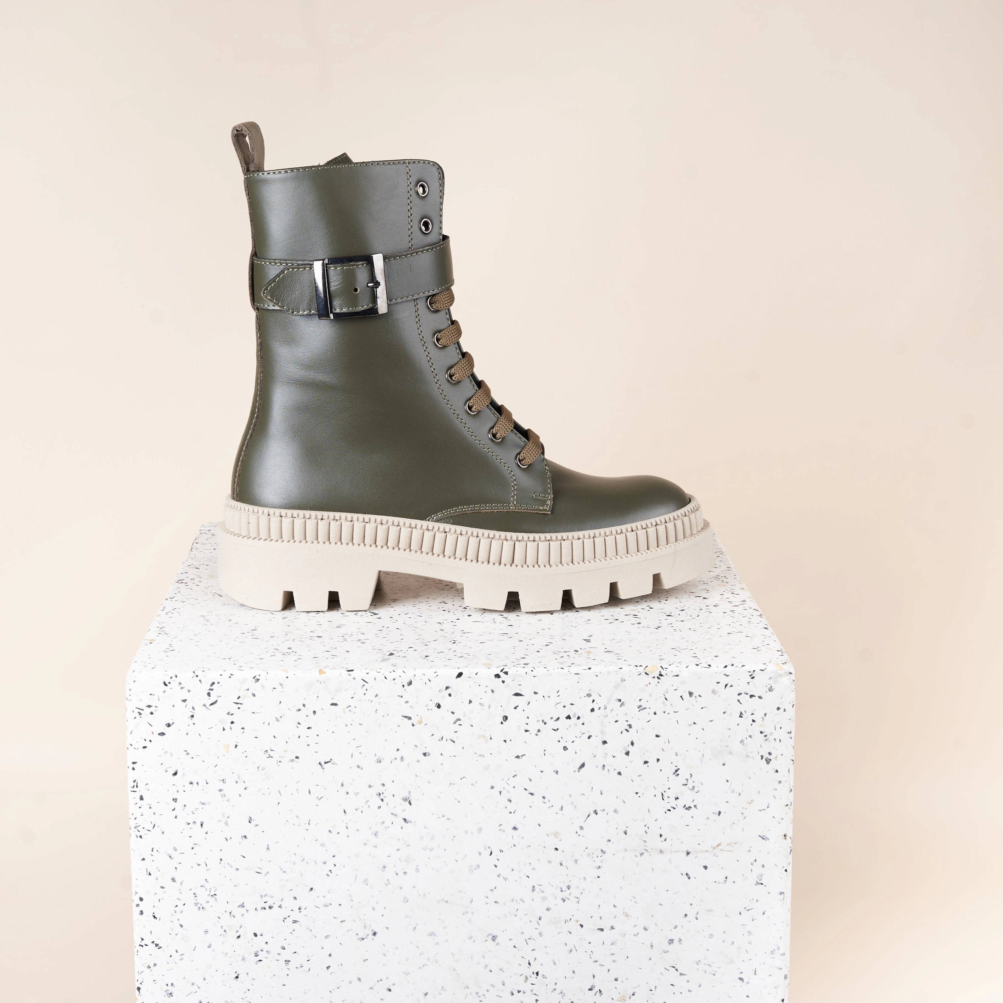 Calm Flow Atina - Olive Leather