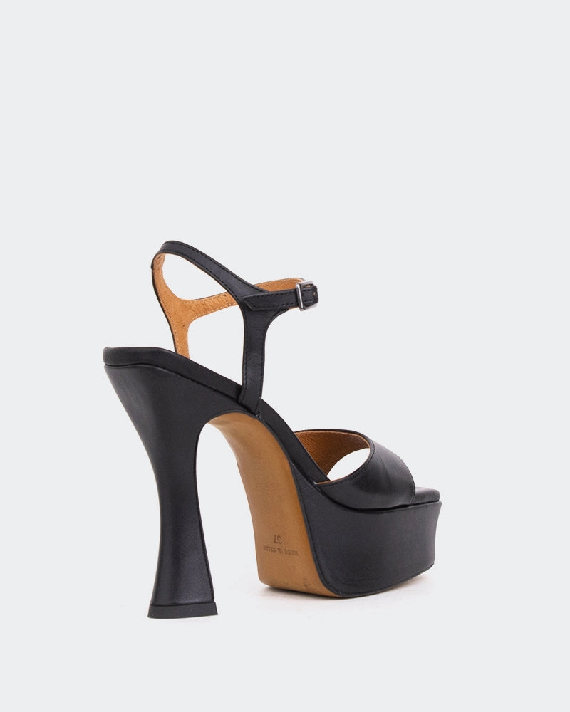 Betsey Black Leather/Cuir Noir Comfortable Sole Anatomical Toe Ridge