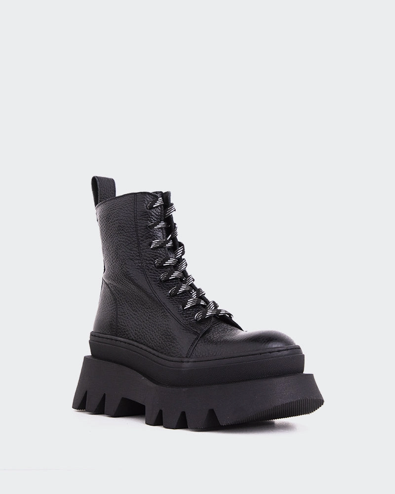 Bianchi Black Leather Rubberized Tread