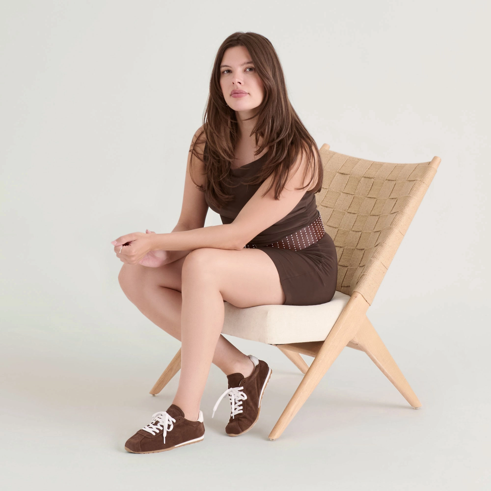 SERINA SNEAKERS DK BROWN SUEDE beach - specific advantages