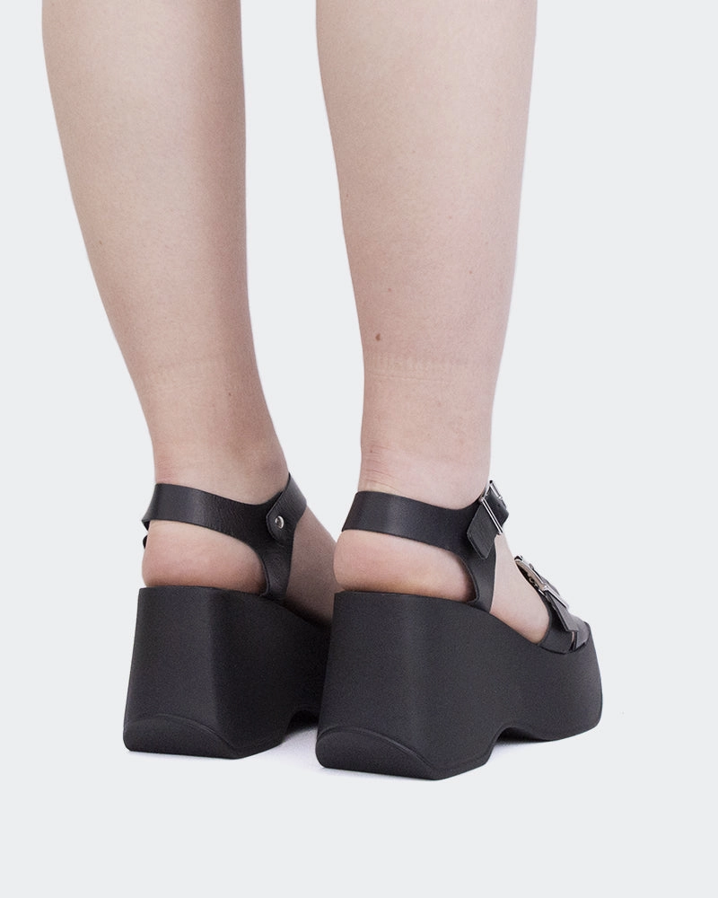 Adaptive Fit Technology durable user Brinkly Black Leather