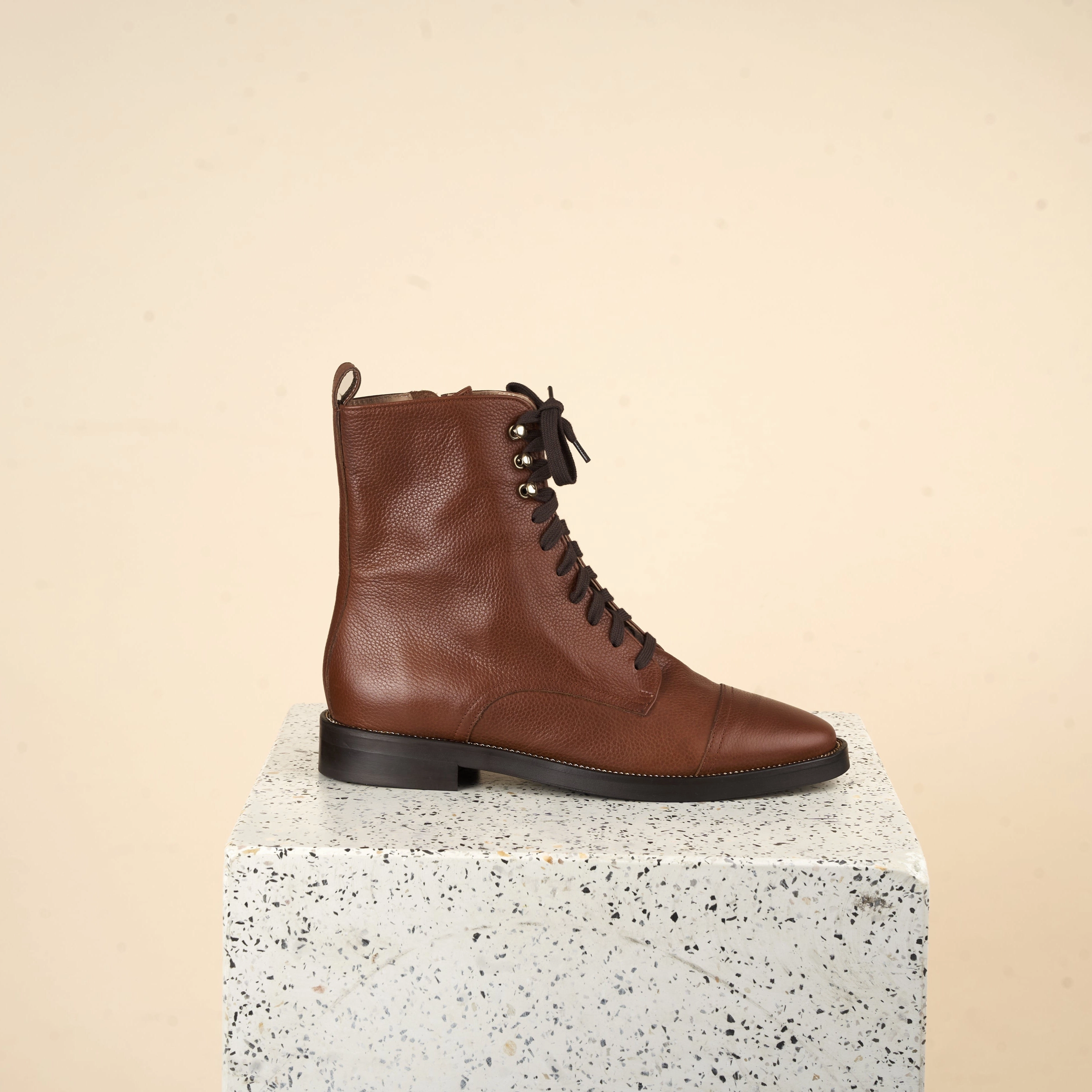 Catania - Cognac Pebbled Daily Essentials