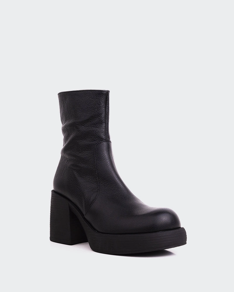 Chamonix Black Leather Breathable Support