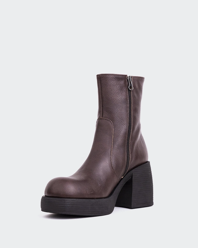 Chamonix Brown Leather Snow protection