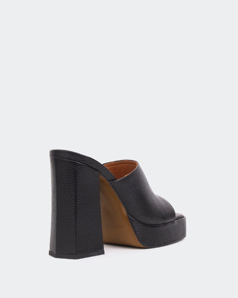 Vendome Black Leather All-Weather Footwear