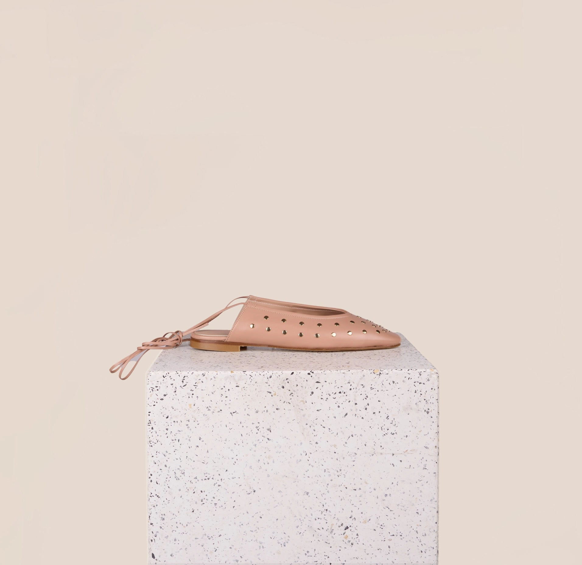 Velvet Touch Art Craft Como Ties Studs - Nude