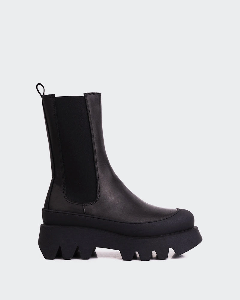 Daily Essentials Cranbrook Black Leather