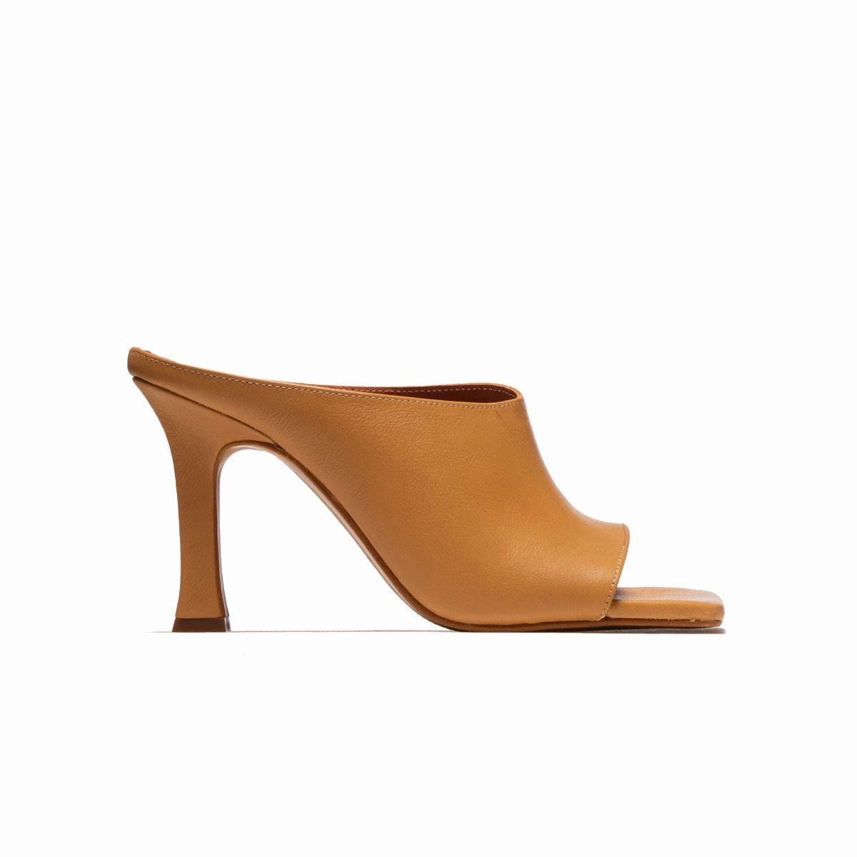 Vibrant lining Davinci Camel Leather