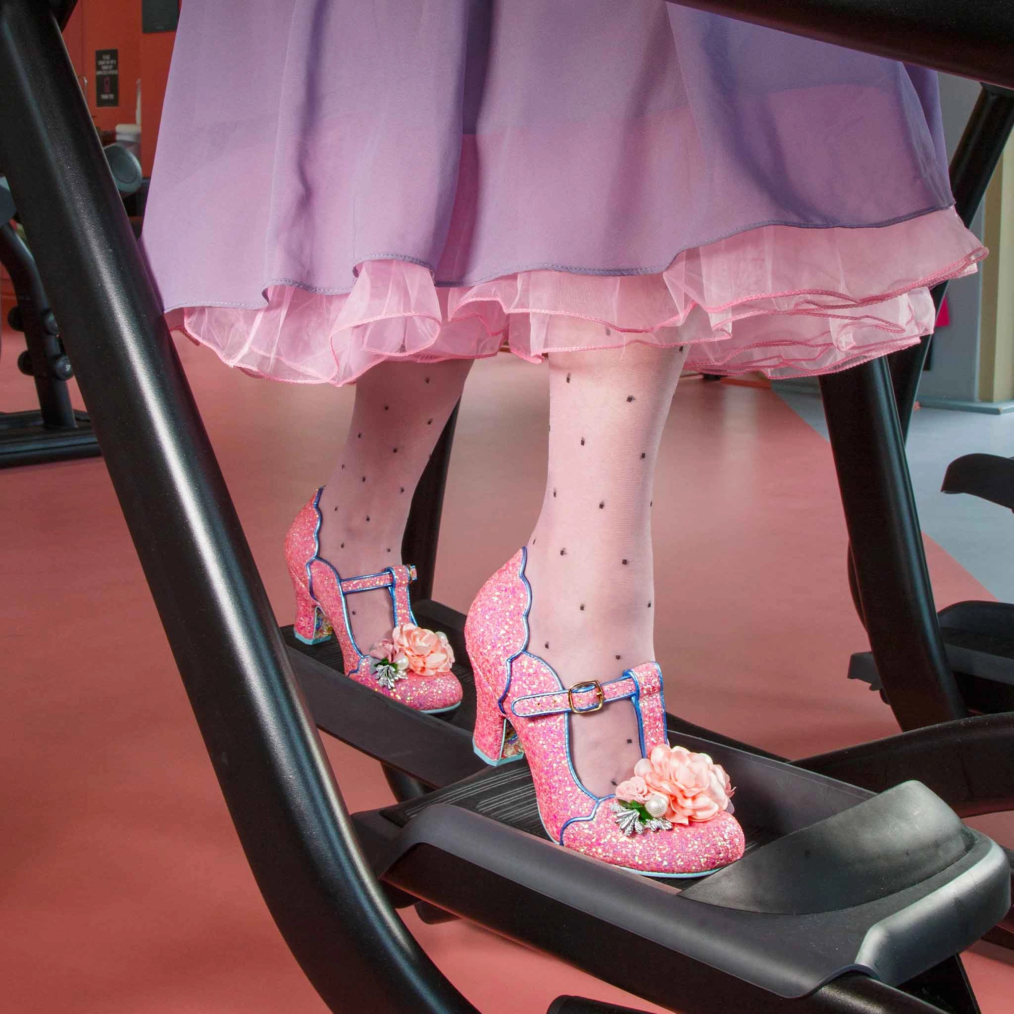 Carriage Ride Midday Walk Balanced Tread