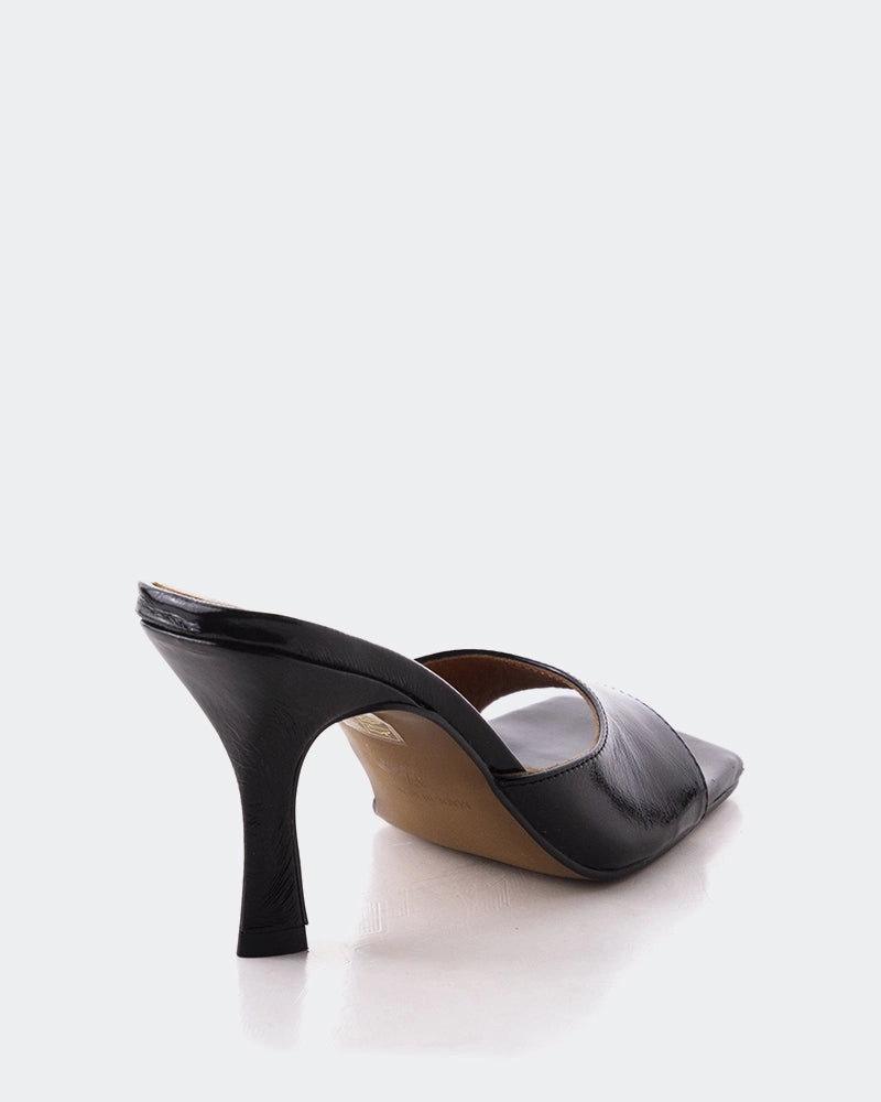 style - focused Odor Resistant Materials Elafonisi Black Leather