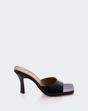 Elafonisi Black Leather party - goer Arch Support Technology