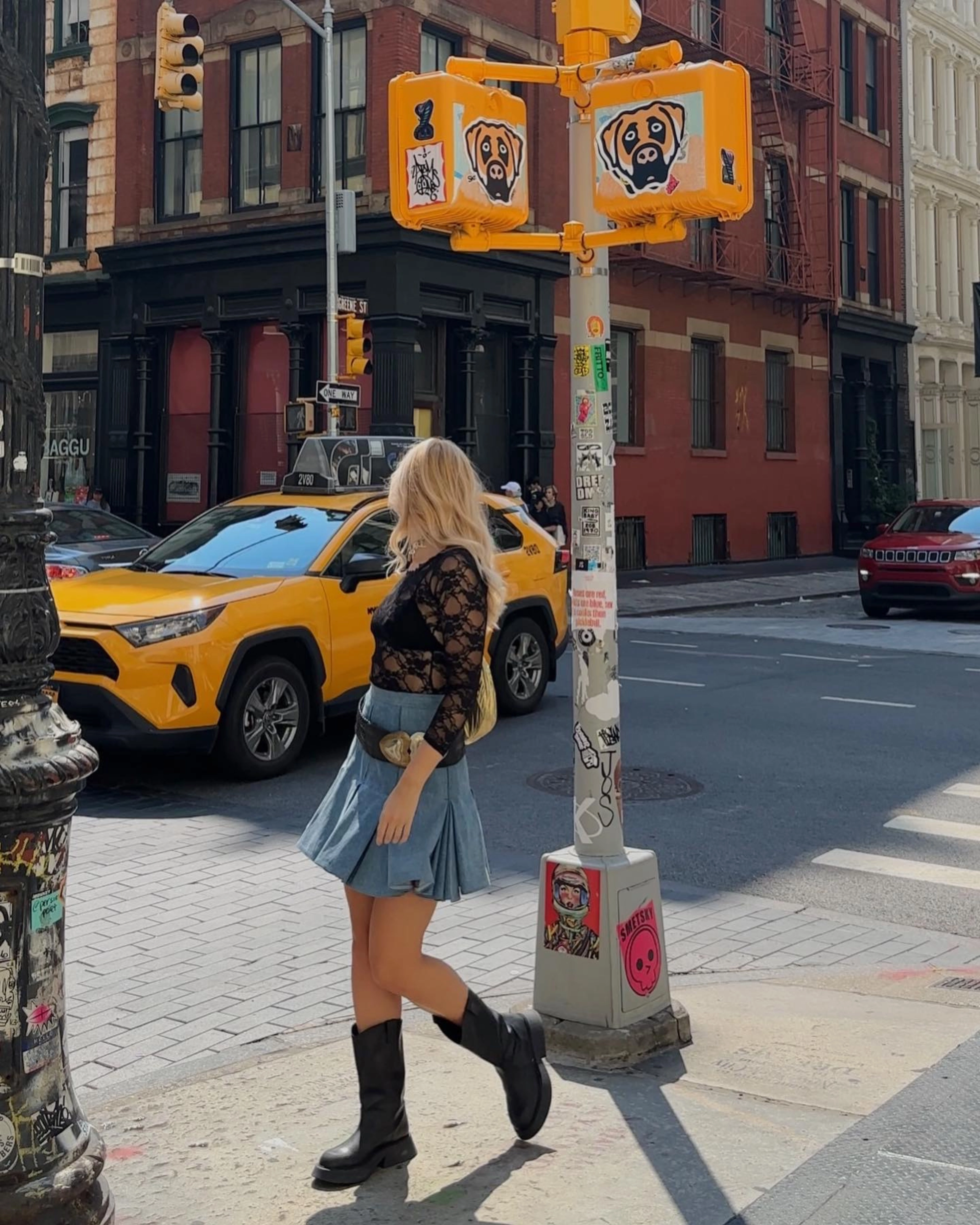 Travel Friendly gift pick Gaulle Black Leather