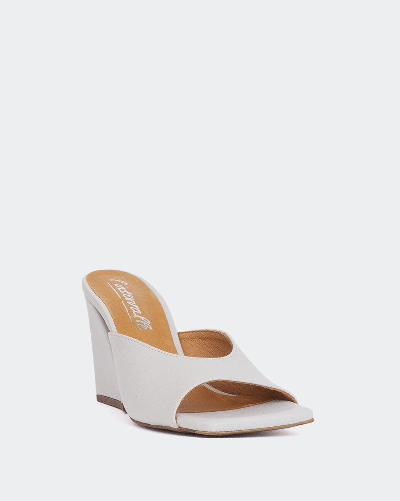 Sustainable Components Beyond Off White Leather