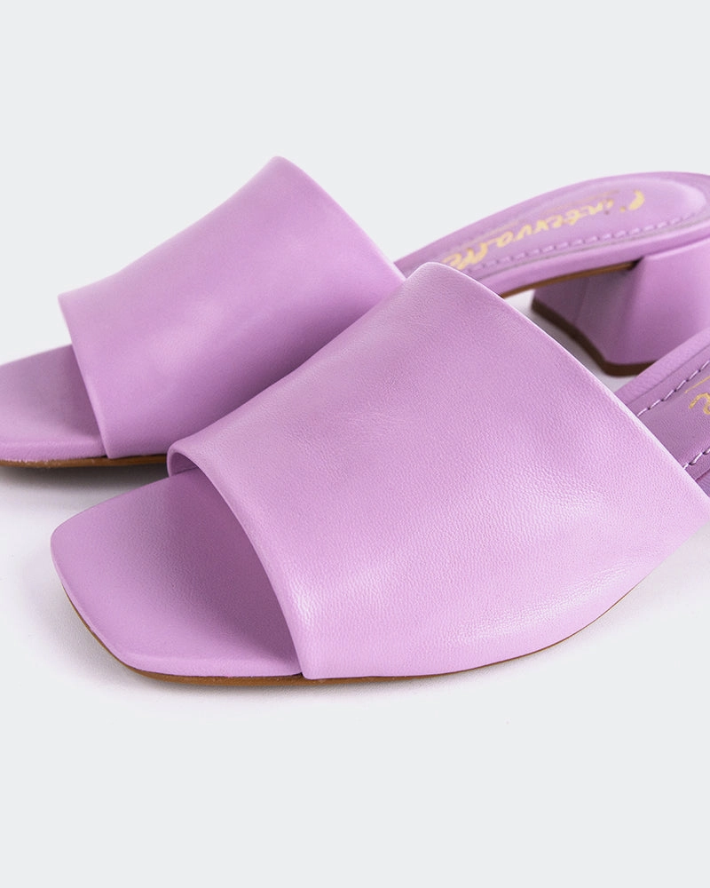 Fortunata Lilac Leather Trendy Footwear for Summer perforated