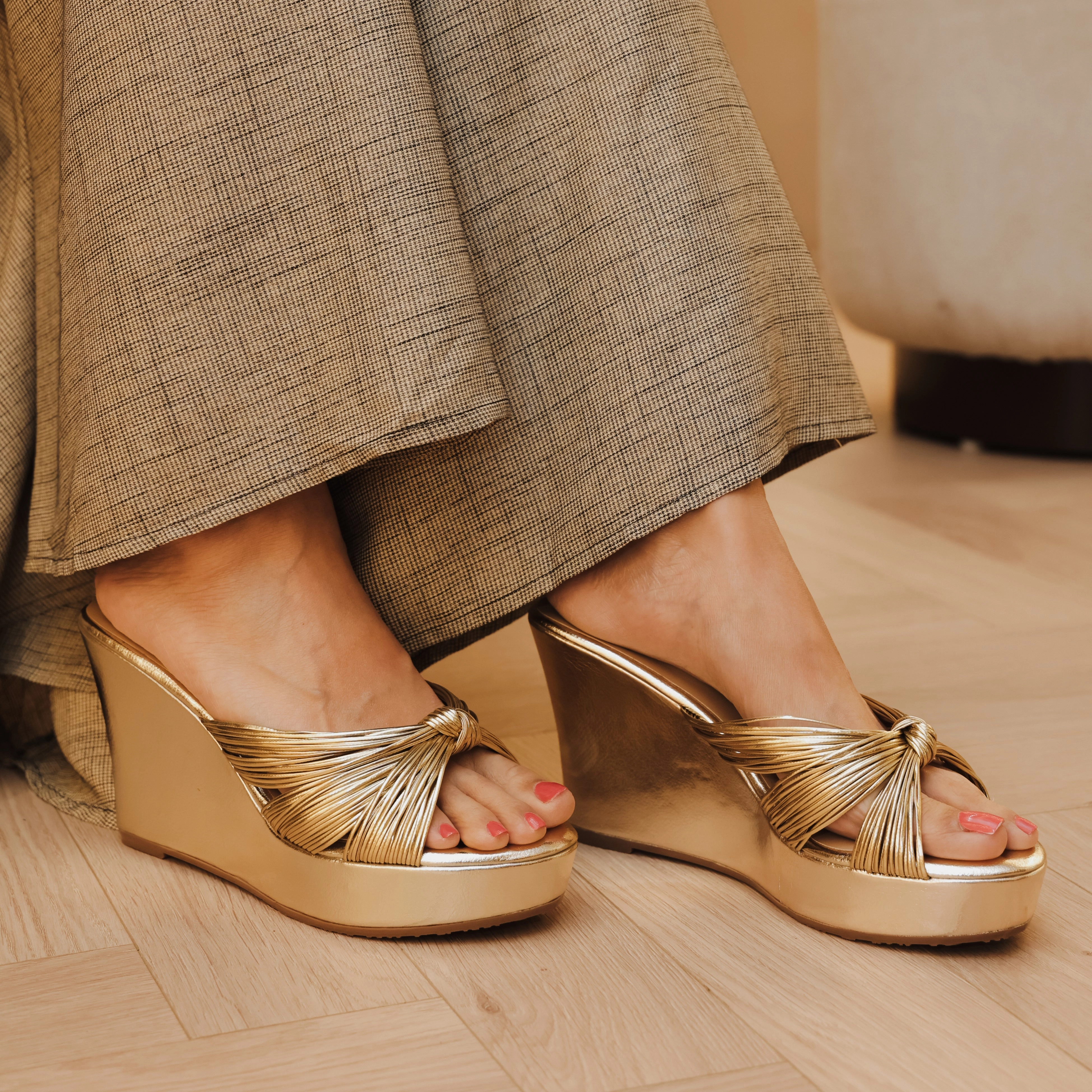 Chic Look ELYSE- GOLD WEDGES