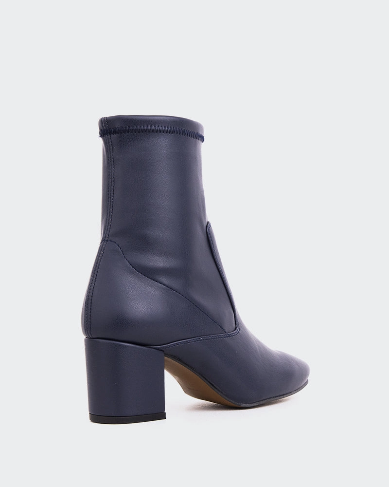 Montigny Navy Stretch Comfortable Arch Support Mud Resistant Functional Minimalist