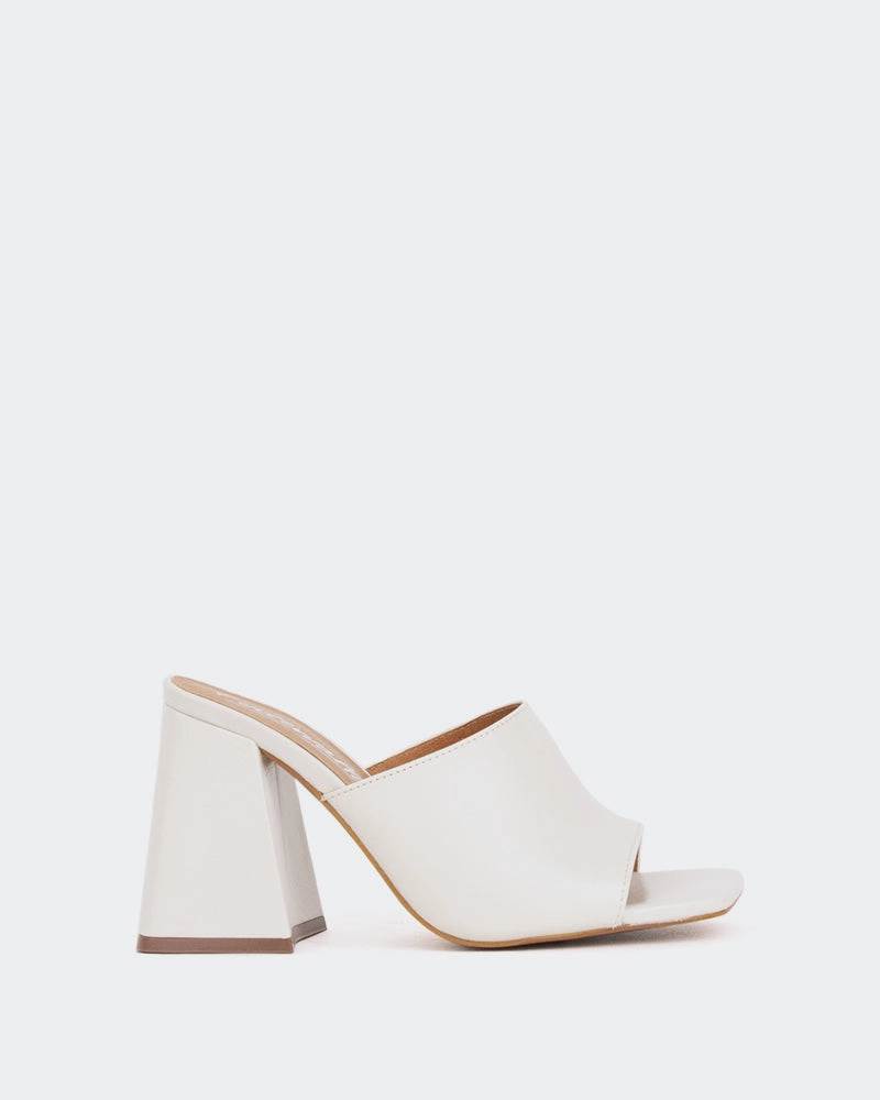 Boosted style Herrera Off White Leather/Cuir Blanc Cass??