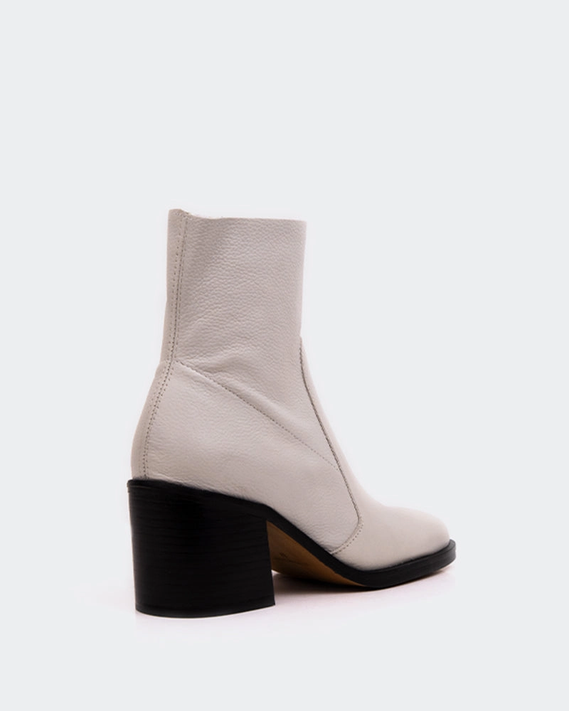 Furley Off White Leather sports