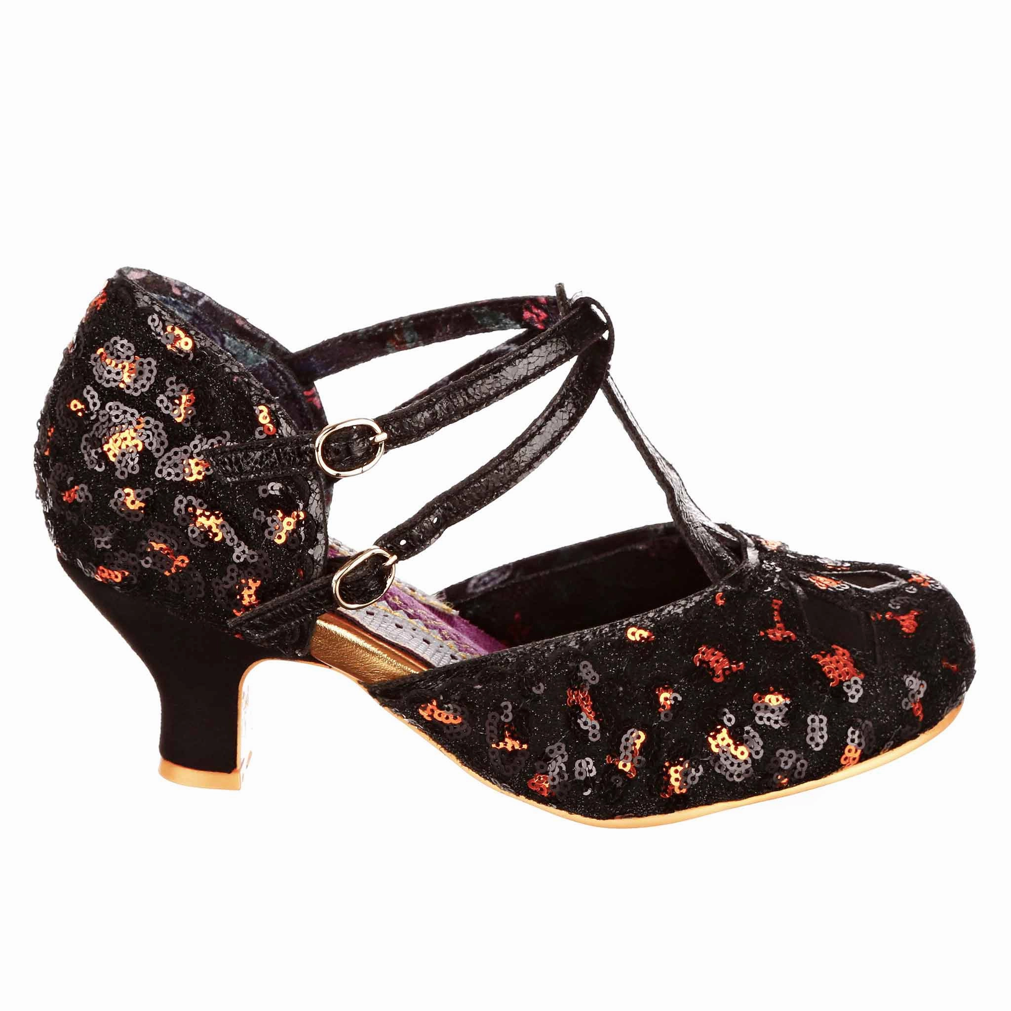 Versatile Outfit Fast Paced Golden Age Wide Fit