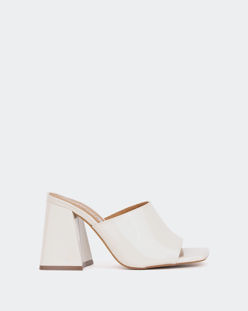 Herrera Off White Patent/Ver.Blanc  Cass?? series beach - specific advantages