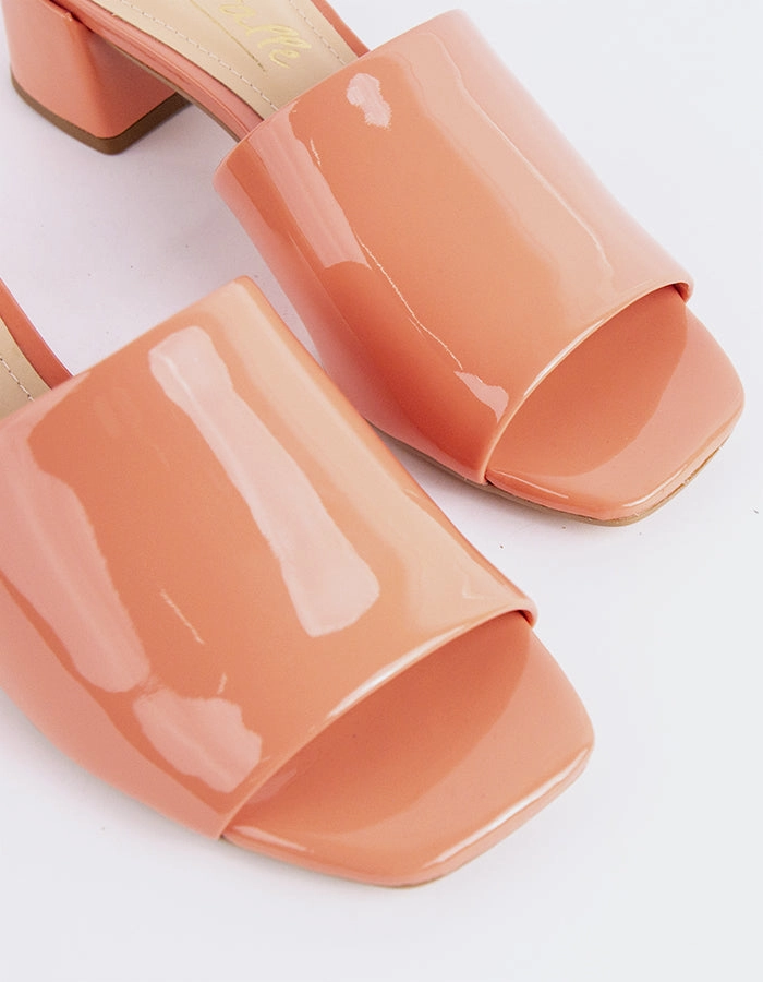 Fortunata Salmon Naplack Water Resistant Finish Night Fun