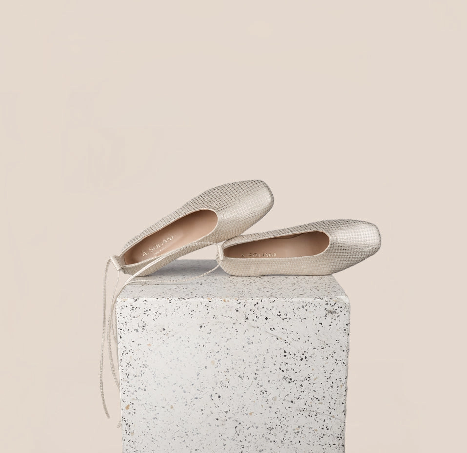 Elegant Appeal Seasonal Transition Imola - Gold Scale