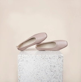 Imola - Poudre Minimalist Look