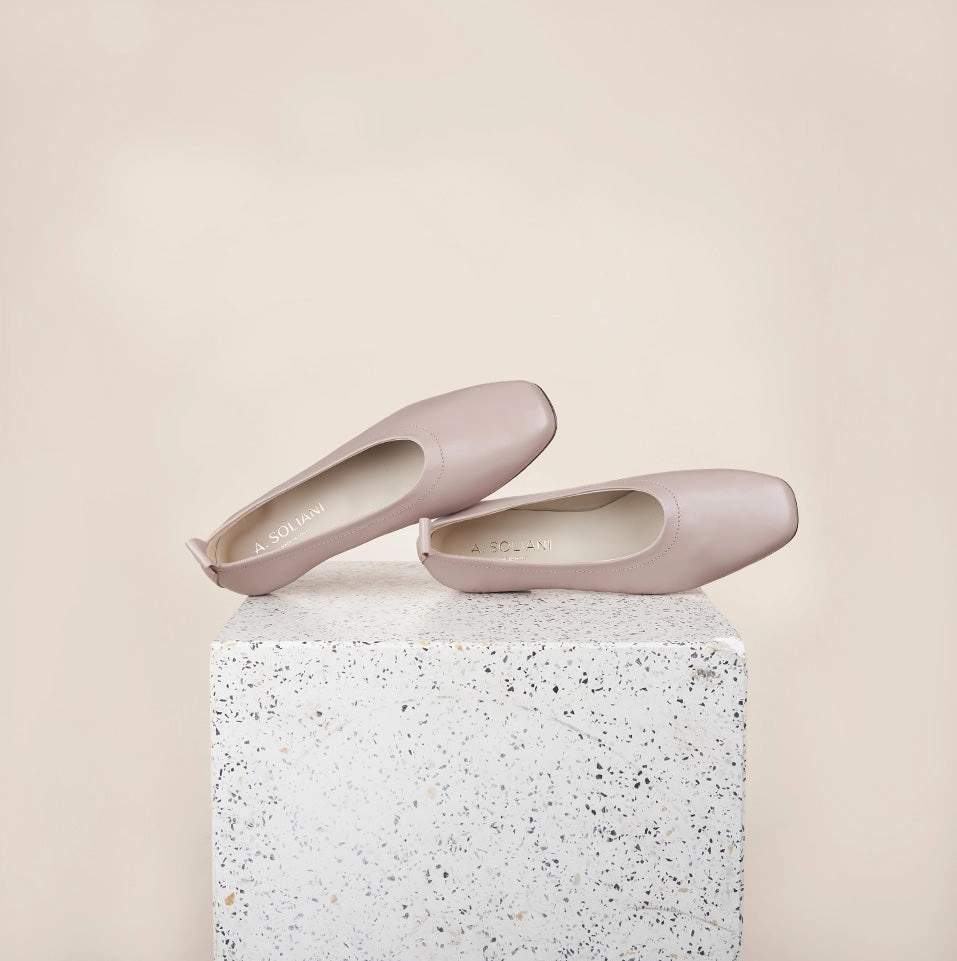 Imola - Poudre Minimalist Look