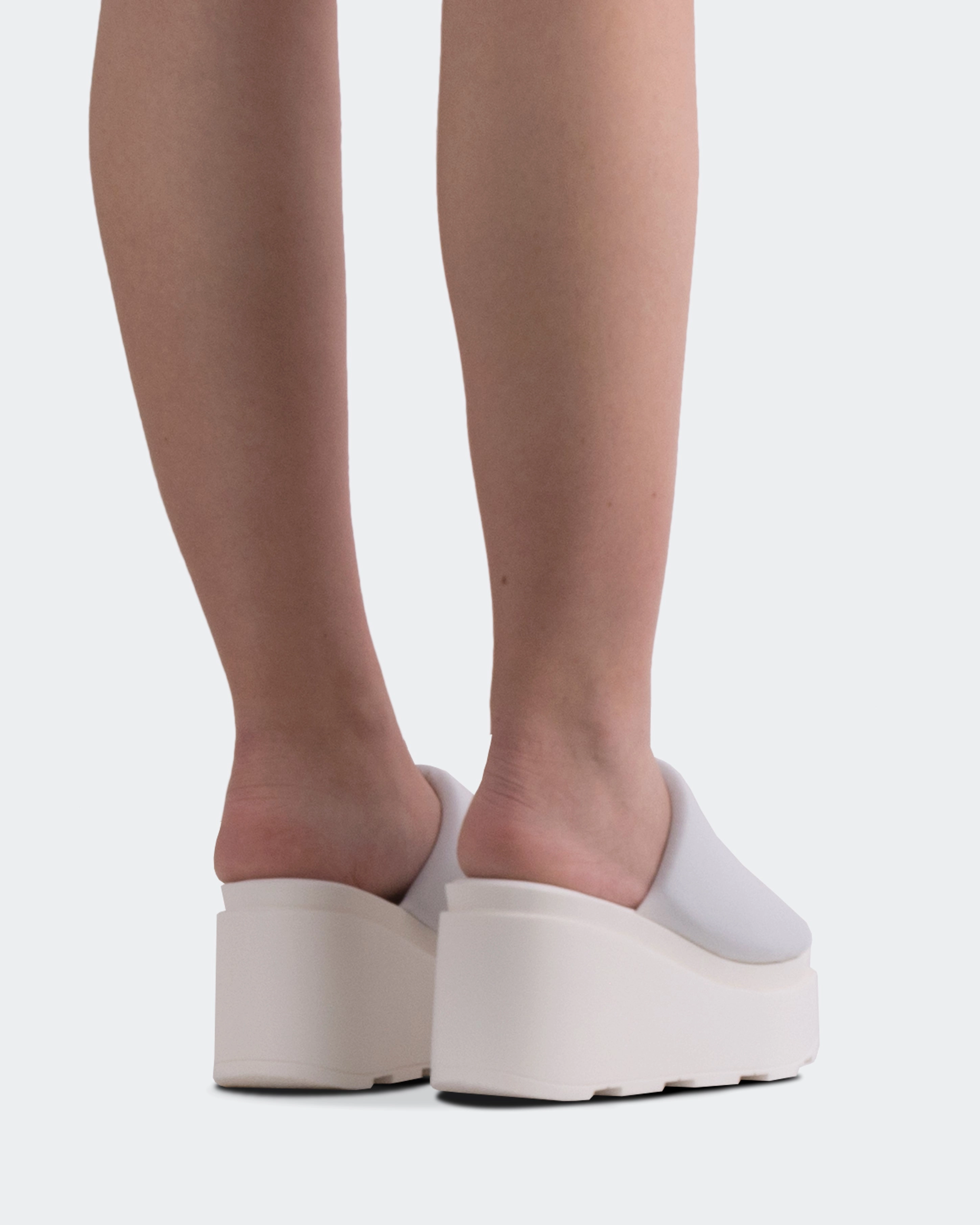 Jenner White Lycra Casual arch Secure Design