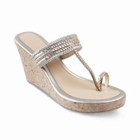 JESSI- ROSE GOLD KOLHAPURIS Layered Shock Dispersion