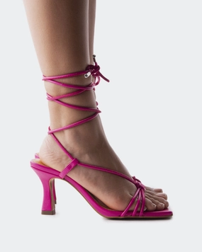 Water-resistant Seamless Look Manola Fuchsia Leather