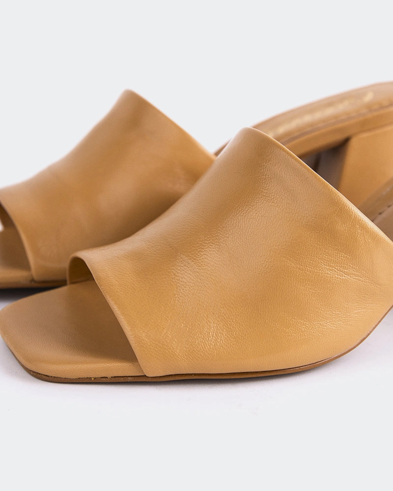 Fresh Look Clarabelle Camel Leather