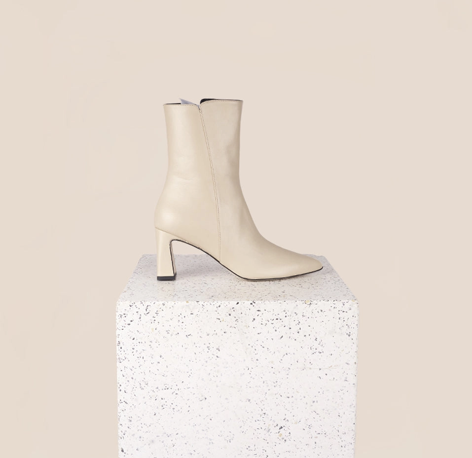 Livorno- Oat Leather Waterproof Weekend Wanderer Shock Absorbing