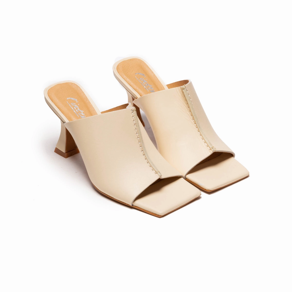 beach lovers Maica Ice Leather