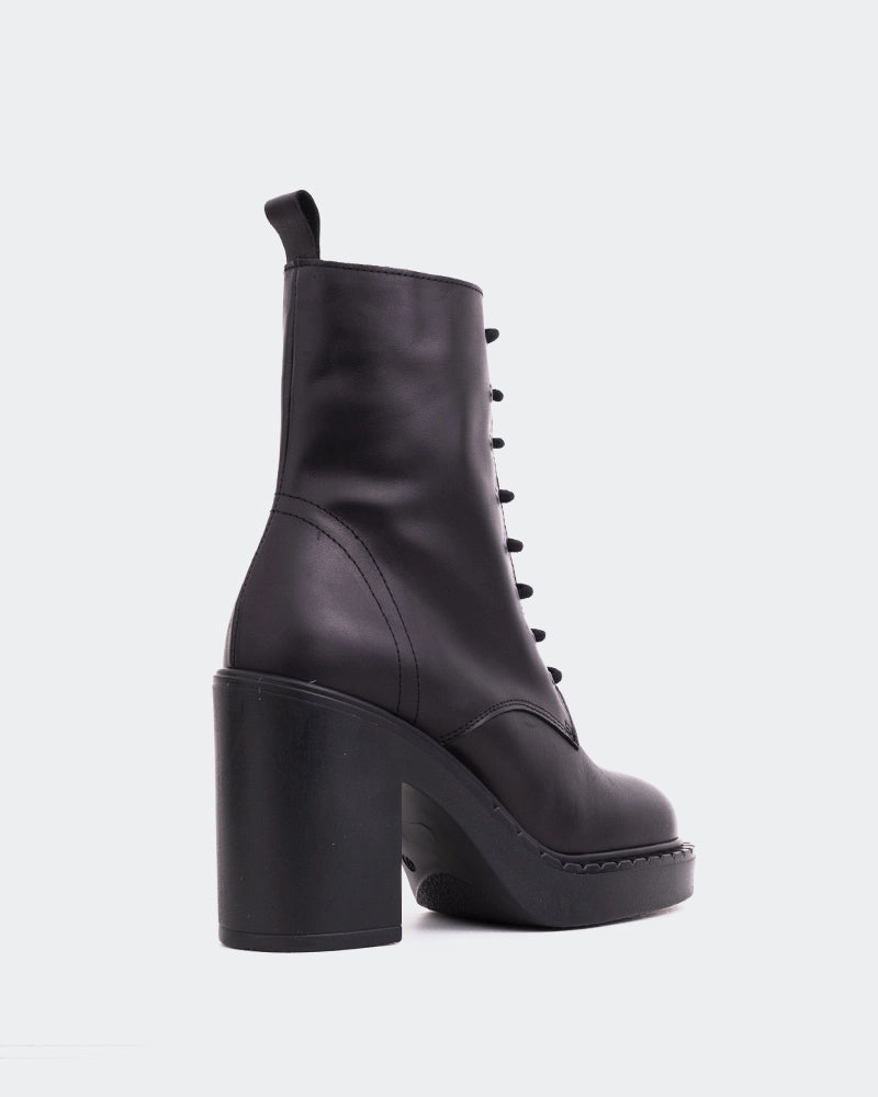 Maldon Black Leather Outdoor Use Low Profile Trail Exploration