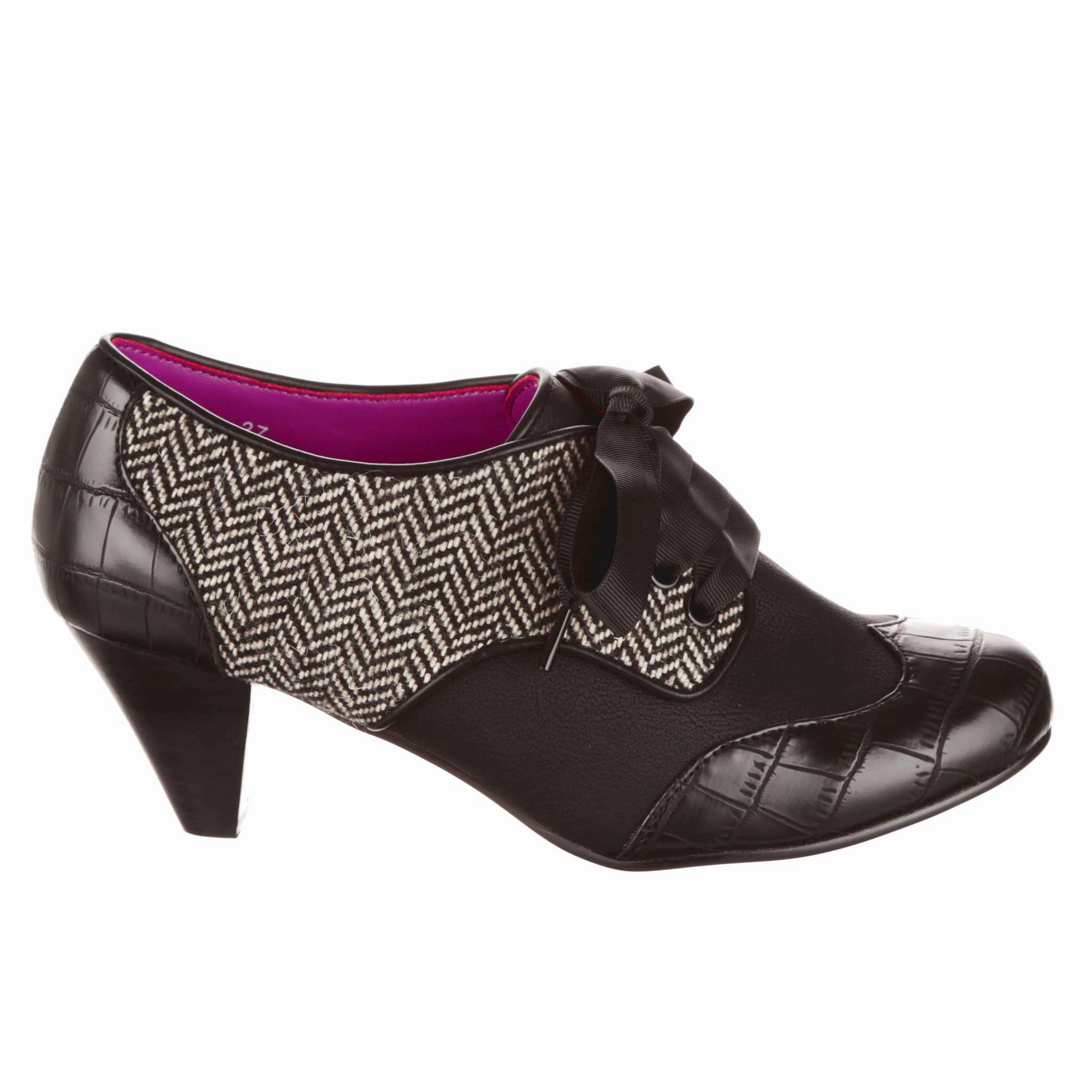 Versatile Footwear Soft Liner Tippy Tap