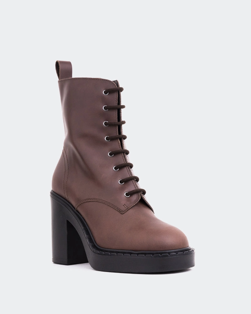 Maldon Brown Leather Scratch Resistant Finish