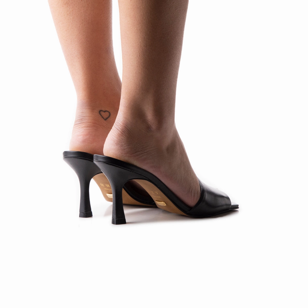 Reinforced Stitch Bonding Mylos Black Leather