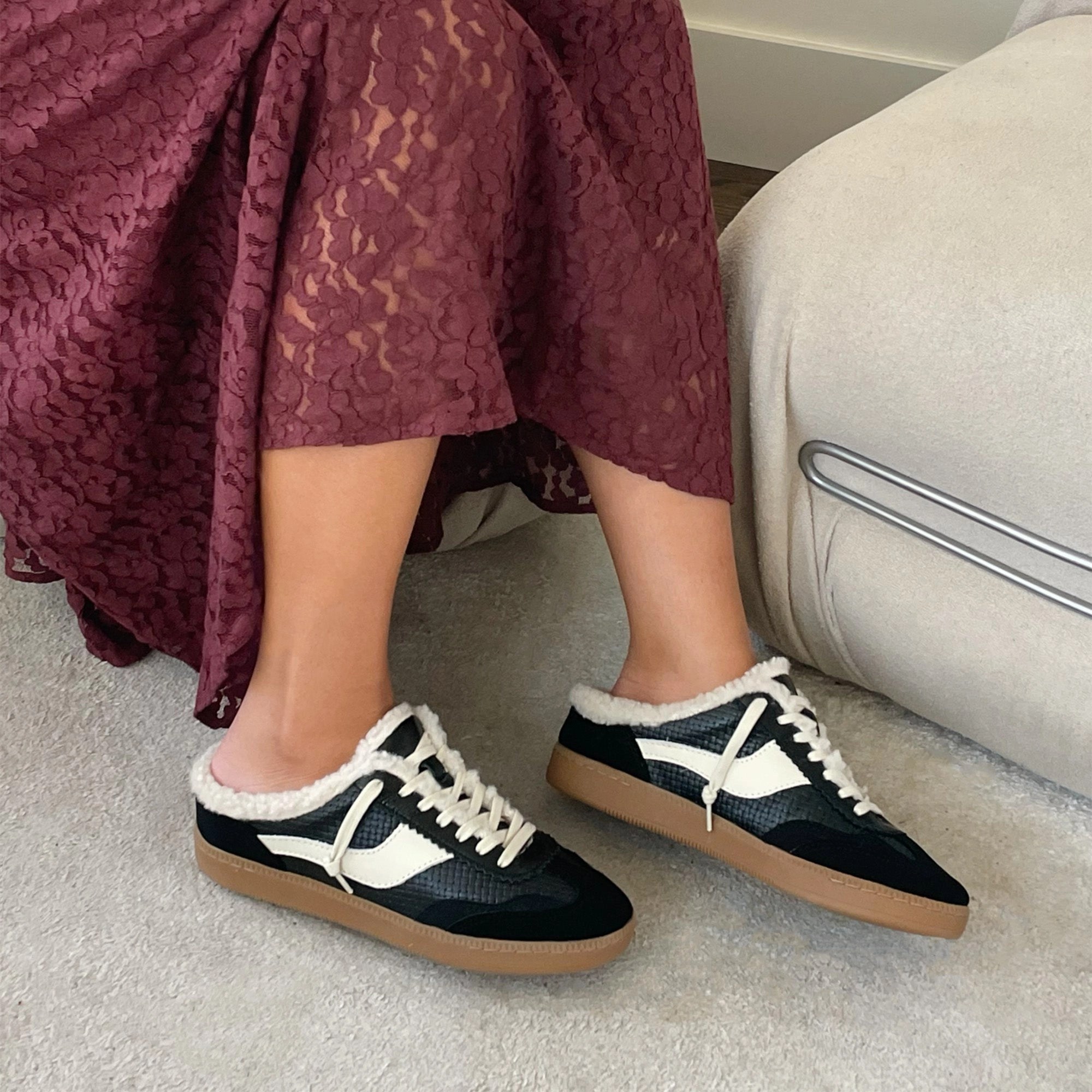 Customizable Lacing System Running Shoes NOTICE SLIDE PLUSH SNEAKERS BLACK WOVEN LEATHER