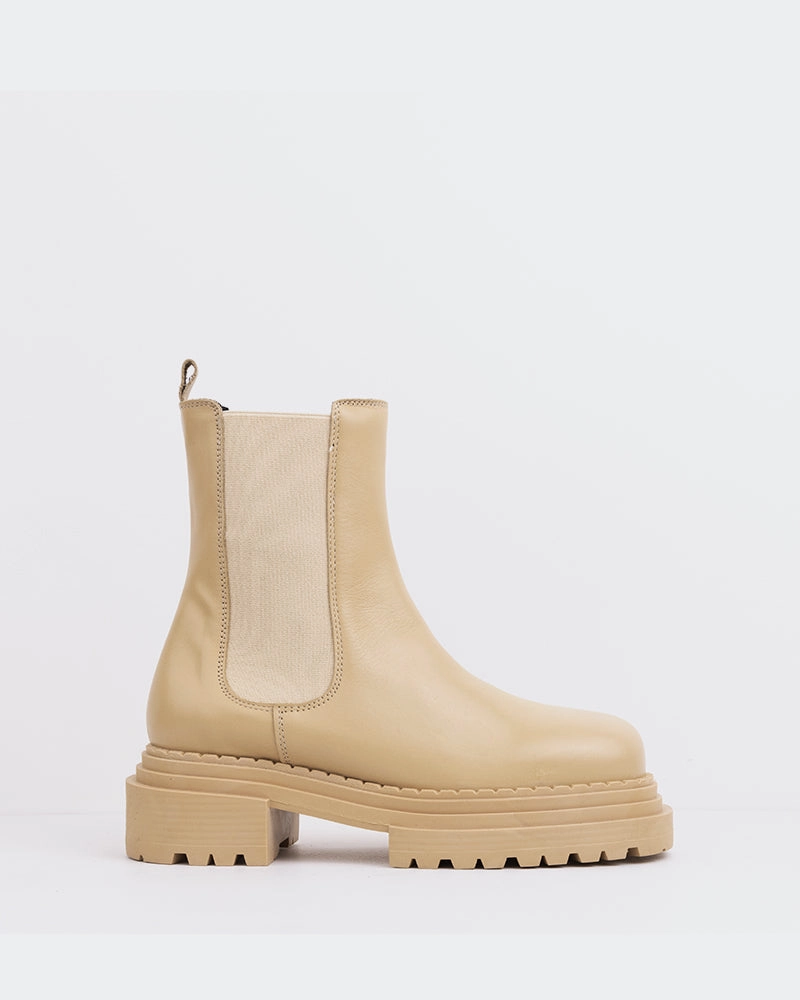 Rugged Look Reinforced Form Weather Resistant User Pacio Cream Leather