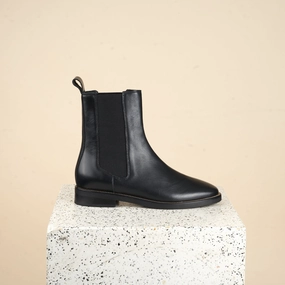 Pavia - Black Leather Breathable Mountain Hike Ankle padding