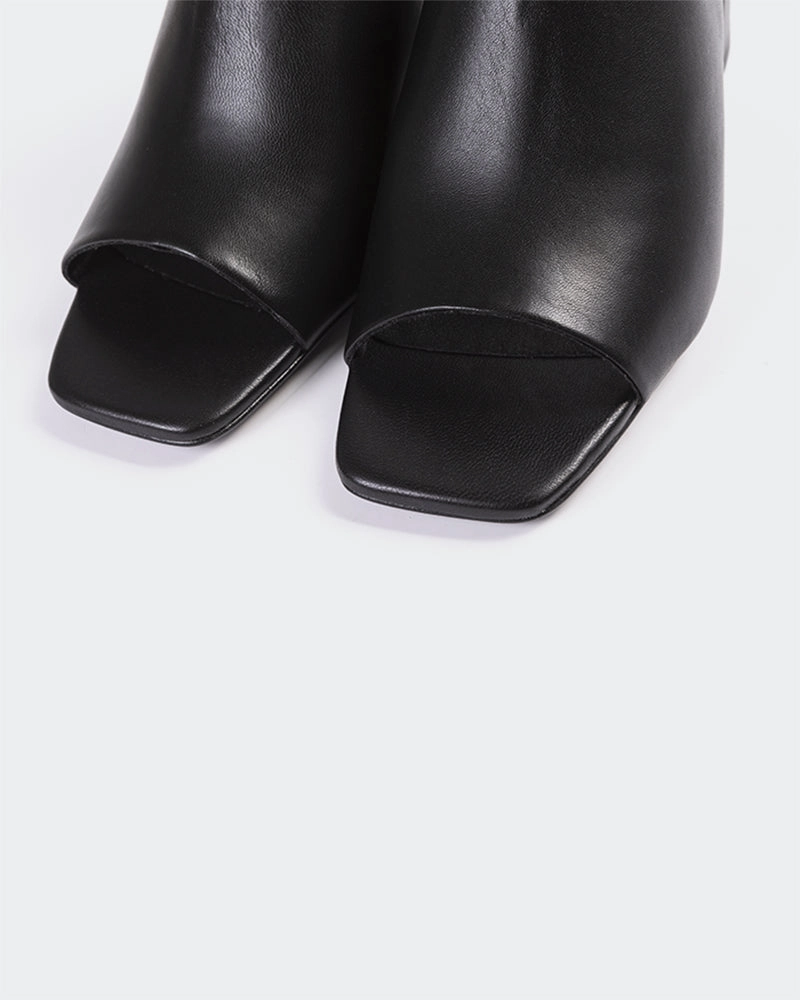 quality-built Pelham Black Leather